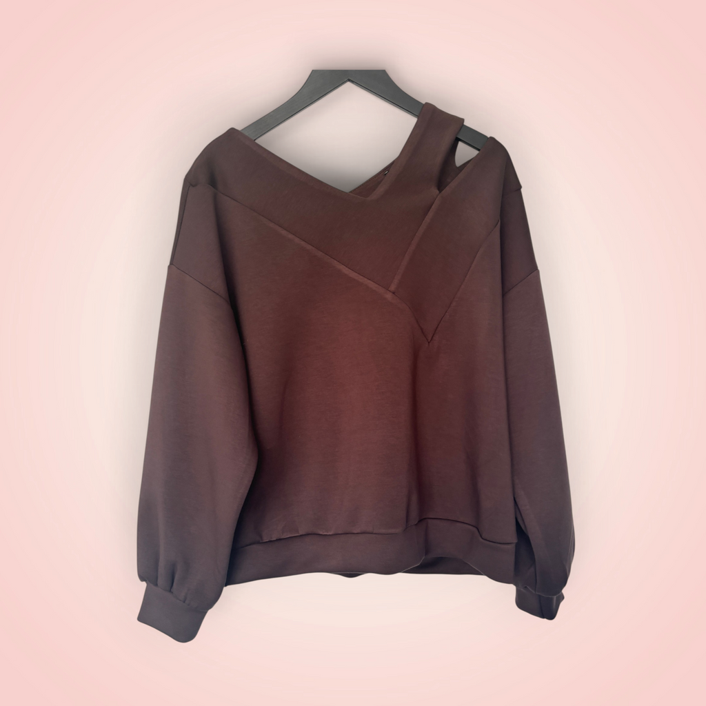 Sweater met open schouder - bruin