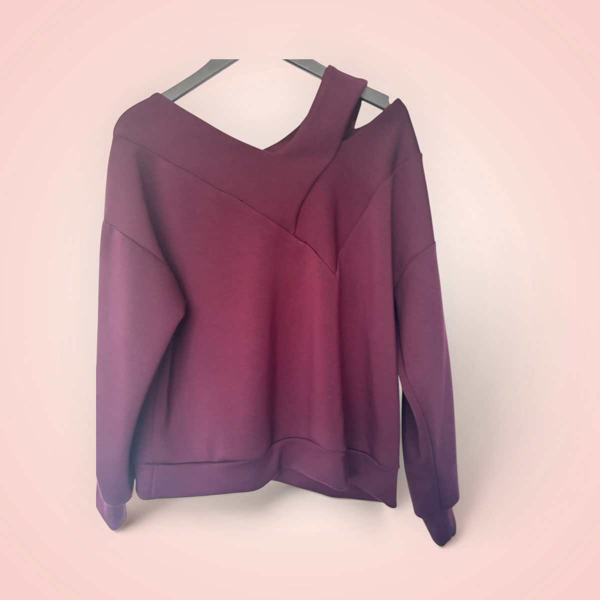Sweater met open schouder - bordeaux
